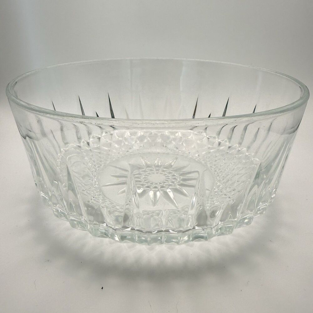 Vintage Arcoroc France Diamant 7.75" Glass Bowl Starburst Diamond Salad Serving